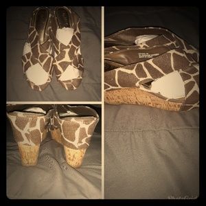 Ladies platform sandals